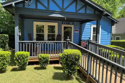 Image de “World Cup Stay - 10 Min to Stadium - 20 Min to Airport - Sleeps 6-10”