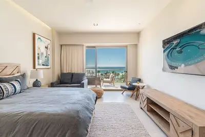 Image de One 301a Hotel Room:  Oceanfront Luxury Suite with Stunning Views