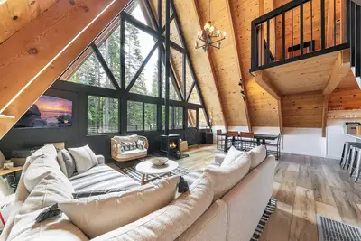 Image de Monthly Lease - Apex Abode by Tahoe Getaways - Rubicon Bay w Beach Access, Walk to Lake & Dog Ok!