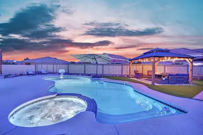 Image de The Gold Standard - 4br Pool & Retreat