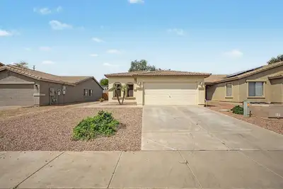 Image de Spacious 4-bedroom house in beautiful Surprise Az with Ac & 3 king size beds