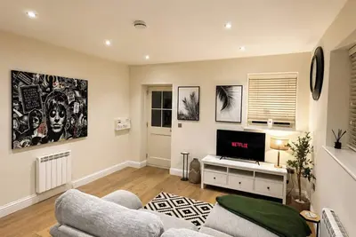 Image de Contemporary Cottage - Sleeps 4 plus Patio