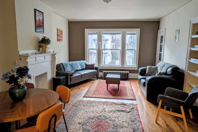 Image de Spacious & Charming 4 Br near Downtown
