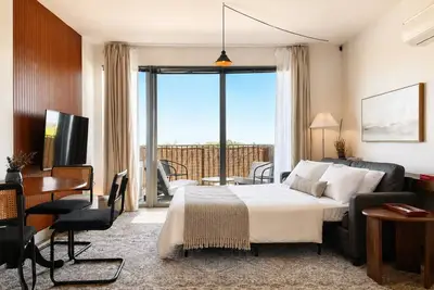 Image de Bay View Designer 2br · Best Location with Balcony, Gym, and Terrace · Sleeps 6