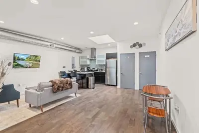 Image de Spacious 2br 2bath Bi-Level Near Stadiums, Fishtown NoLibs & Center city.