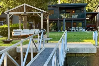 Image de Luxury Riverfront Retreat with Private Boat Ramp - Sleeps 10