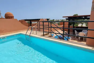 Image de Penthouse K avec piscine privée sur solarium, vue mer, 50mètres de la plage, Wifi