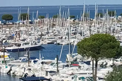 Image de Appartement avec vue port de plaisance, à quelques pas de la plage