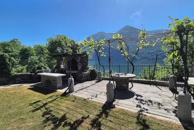 Image de Villa « Porlezza Lake View » avec vue sur le lac, piscine privée et Wi-Fi ultra-rapide