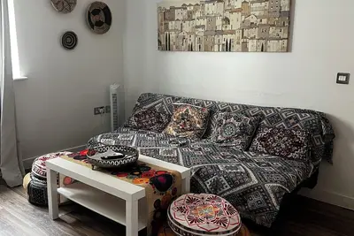 Image de Stylish Moroccan Apartment in City Centre. 2br. Parking. Sleeps 6