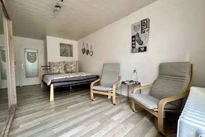 Image de Quiet 2-room apartment with garden, parking & Wi-Fi – near the Festival Theatre