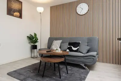 Image de Modern, fully serviced apartment in a prime location with free parking,