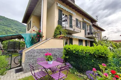 Image de Maison de vacances 'Ezia' avec vue sur la montagne et petit jardin privé