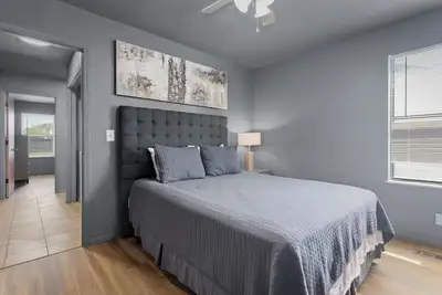 Image de The Red Door on 66th - 3br/2ba Duplex