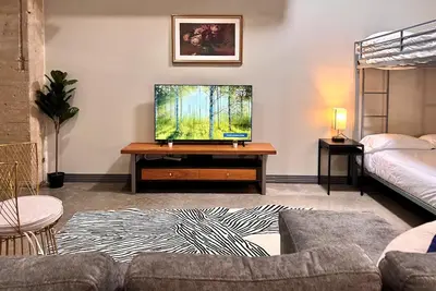 Image de Regal 1br Sleeps 9, Downtown, Free Valet Parking
