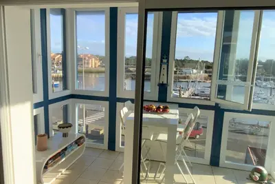 Image de Capsea T3 spacieux avec terrasse privée & vue sur le port