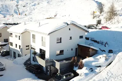 Image de Fionas 264, (Ftan). by Interhome