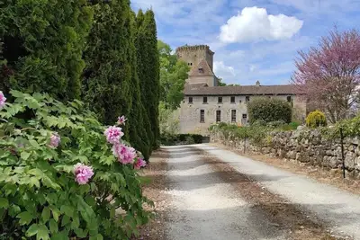 Image de Gîte du Château de Curton avec jardin privé et Wi-Fi à Daignac