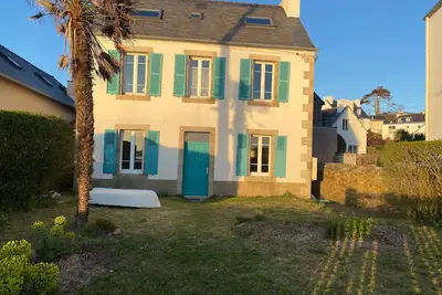 Image de Maison de pêcheur face à la mer avec vue mer et accès direct à la plage – Carantec, Baie de Morlaix