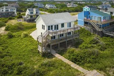 Image de New Listing! Oceanfront, Hot Tub, Amazing Views