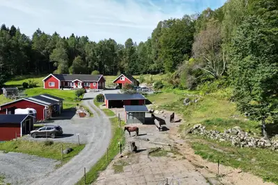 Image de Country House on a Horse Farm - Dogs welcome and you can rent horses.