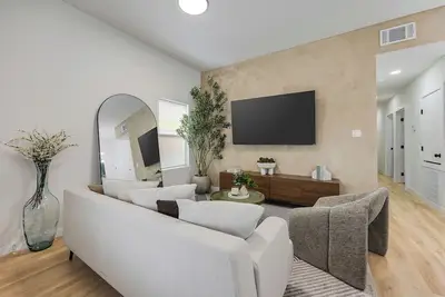 Image de 3br Modern Home 15 Min to Nrg, Downtown & Hobby