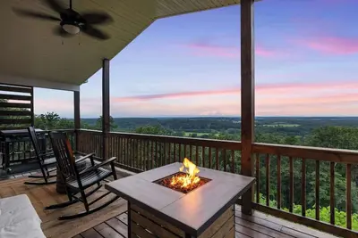 Image de All-Inclusive 4br • Mountain Views • Hot Tub