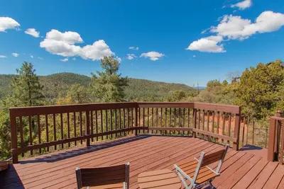 Image de Escape to quiet pines under star-filled skies