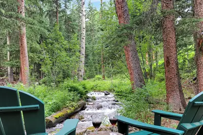 Image de Awesome 2-bedroom cabin in delightful Dumont perfect for relaxing stays