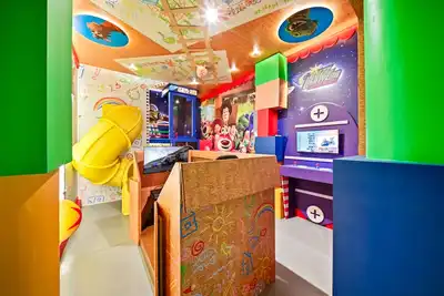 Image de 8br Villa Sleeps 22 - Themed Rooms, Pool, Spa Disney 5min