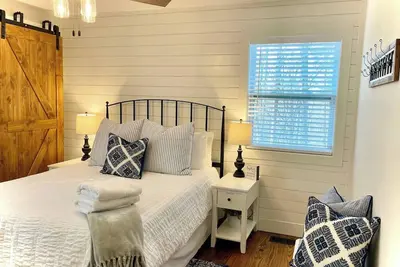 Image de Where Wine Meets the Woods/The Mav Cottage Lic5219