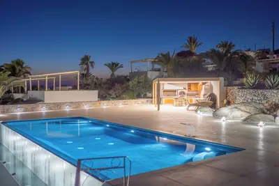 Image de Poolside Ruby | Sea View & Calm Escape