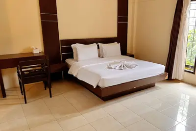 Image de Luxury 3 bd 2. 5 bath Villa-private pool, WiFi near beaches, food & shops.