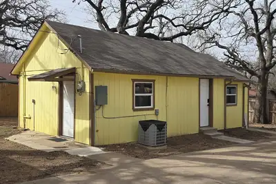 Image de Cozy 1-bedroom cottage in soothing Fort Worth with Ac pet friendly free parking,
