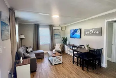 Image de Renovated 1 Bedroom Coastal Escape, Near the Beach