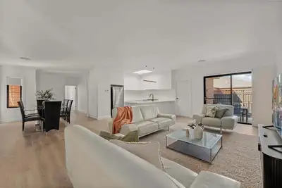 Stylish Central Bathurst Family Stay
