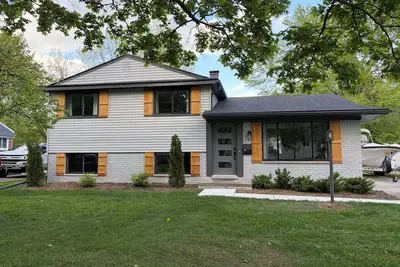 Image de Spacious Plymouth home 30 minutes to Ann Arbor / 5 minutes to downtown Plymouth