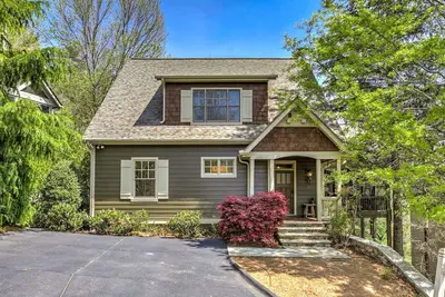 Image de Camp Mj | Big Canoe | Sleeps 13, Stone Fireplace Porch + Hot Tub