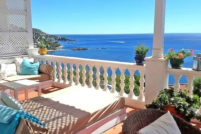 Image de Villa Panoramique 5min de la plage: 2 Appartements pour 8 Personnes 2 Parking🌊✨