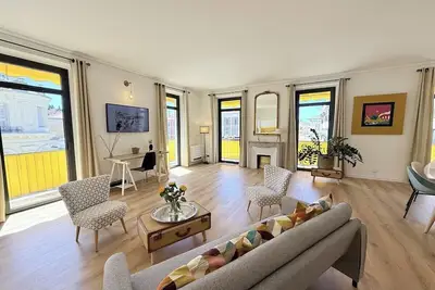 Image de Magnifique duplex en dernier étage avec ascenseur à quelques pas de la Coulée Verte