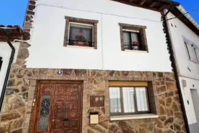 Image de House in a rural environment, golf, wine, mountain and relaxation.