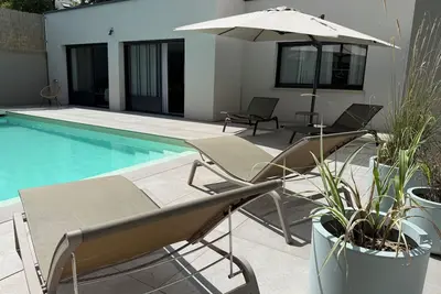 Image de Maison d'hôtes piscine chauffée parking gratuit à 2 min du jardin des plantes!