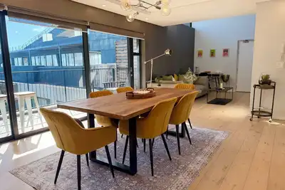 Image de Cozy 2-Bedroom Apartment In Gorgeous Cape Town with Gym & Private Parking