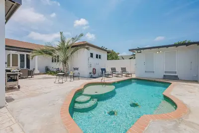 Image de 4br Villa | 3min to Eagle Beach | Pool & Bbq