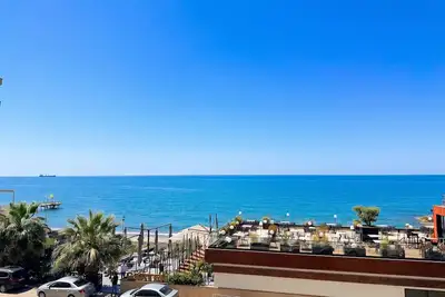 Image de Modern 2br Seafront Apartment with Private Parking