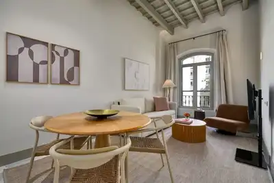 Image de Appartement élégant avec balcon au cœur de Séville