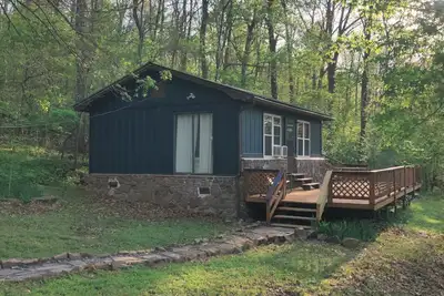 Image de Secluded Ozark Cottage, Huge Deck, 2 Min to Downtown Leslie