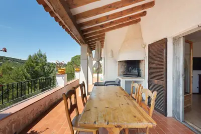 Image de Maison avec grande terrasse et barbecue privé