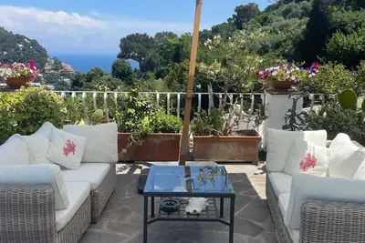 Image de 3-bedroom villa in superb Capri with cool Ac breeze
