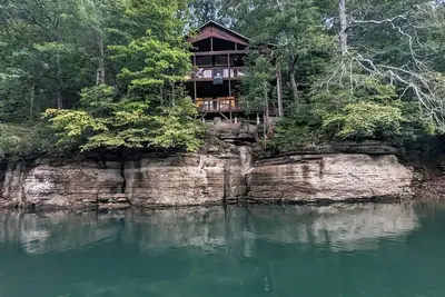 Image de Whippoorwill Ridge- Waterfront cabin on beautiful Beaver Lake